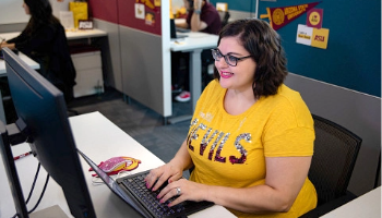 A re-entry specialist emails a student interested in re-enrolling at ASU.